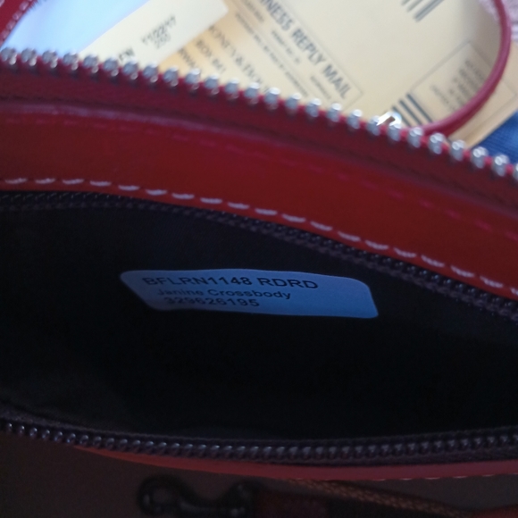 Dooney and Bourke Small Janine crossbody - Picture 4 of 7